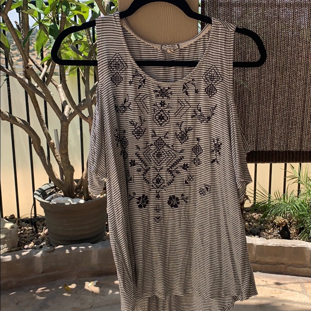 Women’s shirt